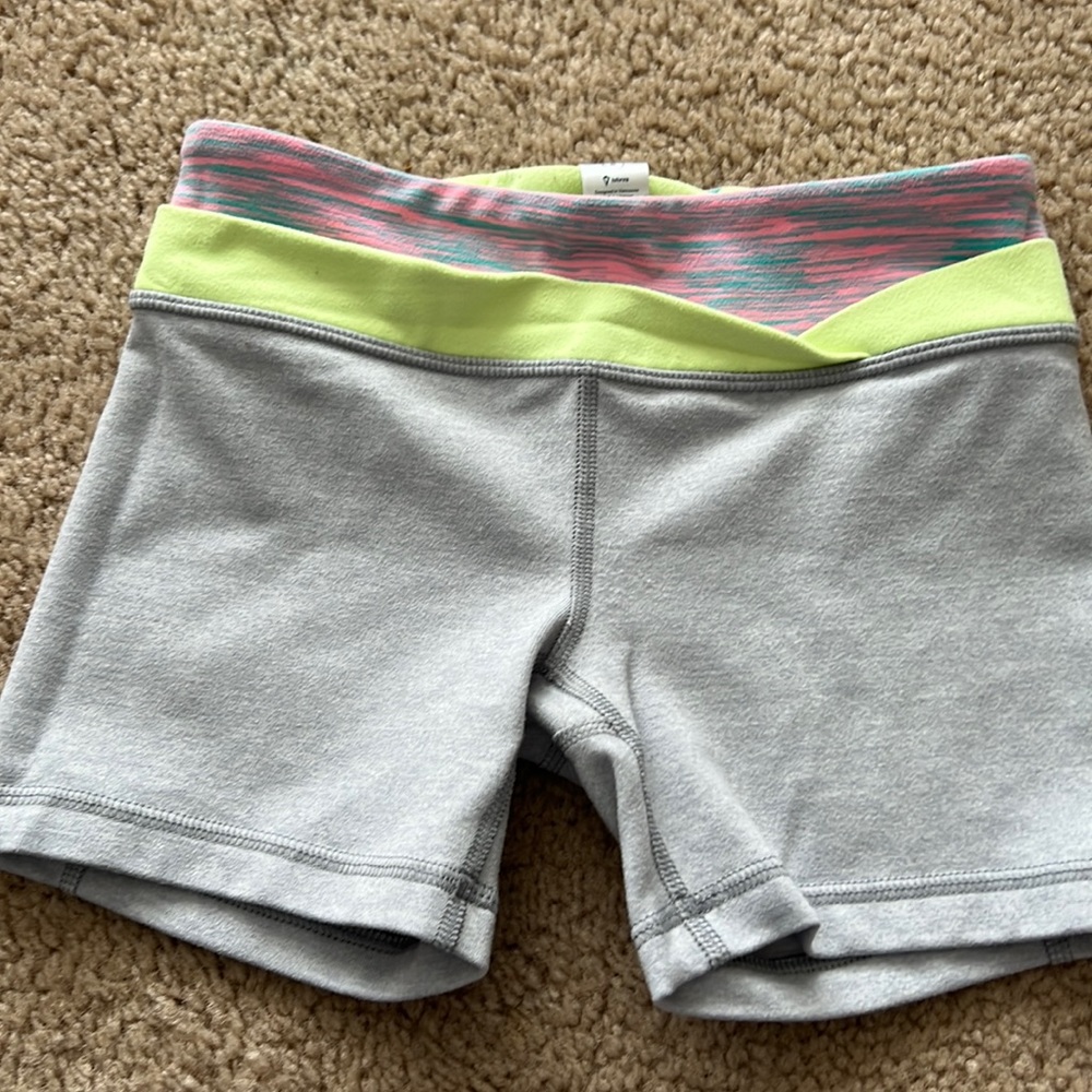 Ivivva reversible shorts. Size 8